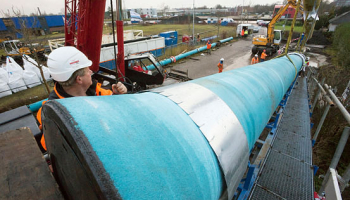 Installation of ductile iron pipeline under expanding canel in Groningen