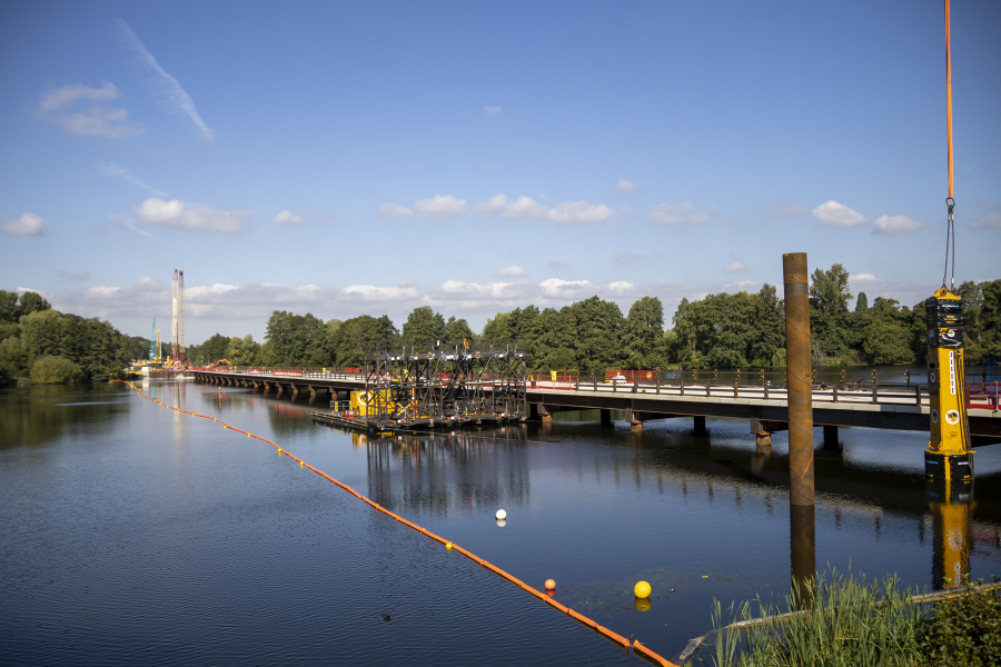VolkerStevin - HS2 Colne Valley - Temporary Viaduct.jpg