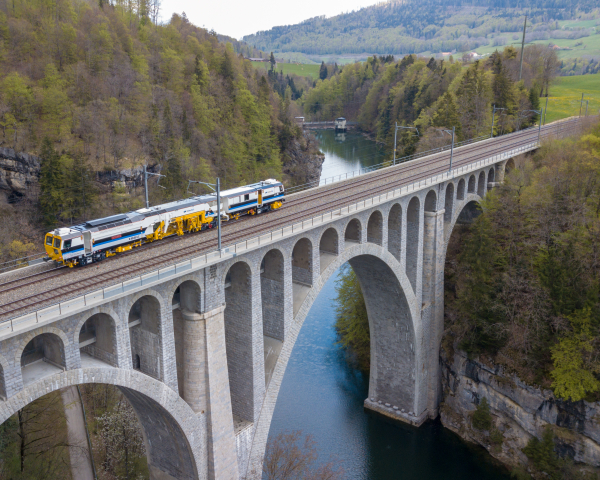 B 66 UC - Volker Rail 30-04-2019 (2).jpg